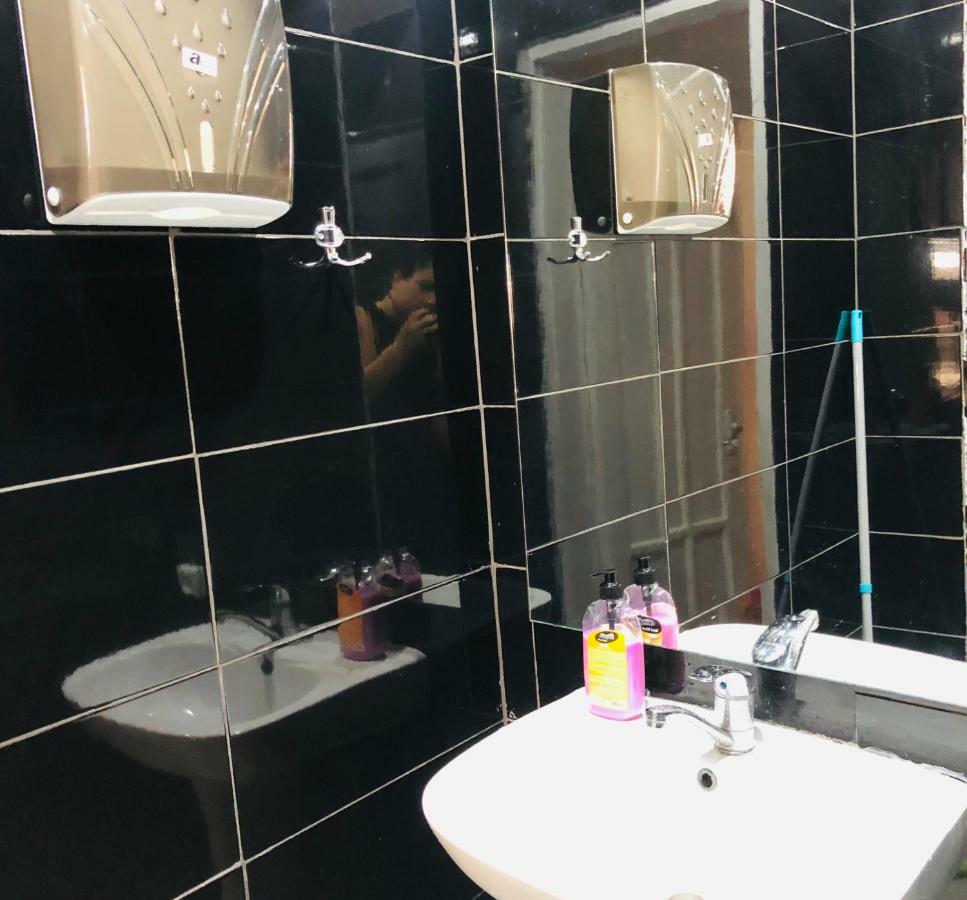 Brobro Hostel Tbilisi Ngoại thất bức ảnh