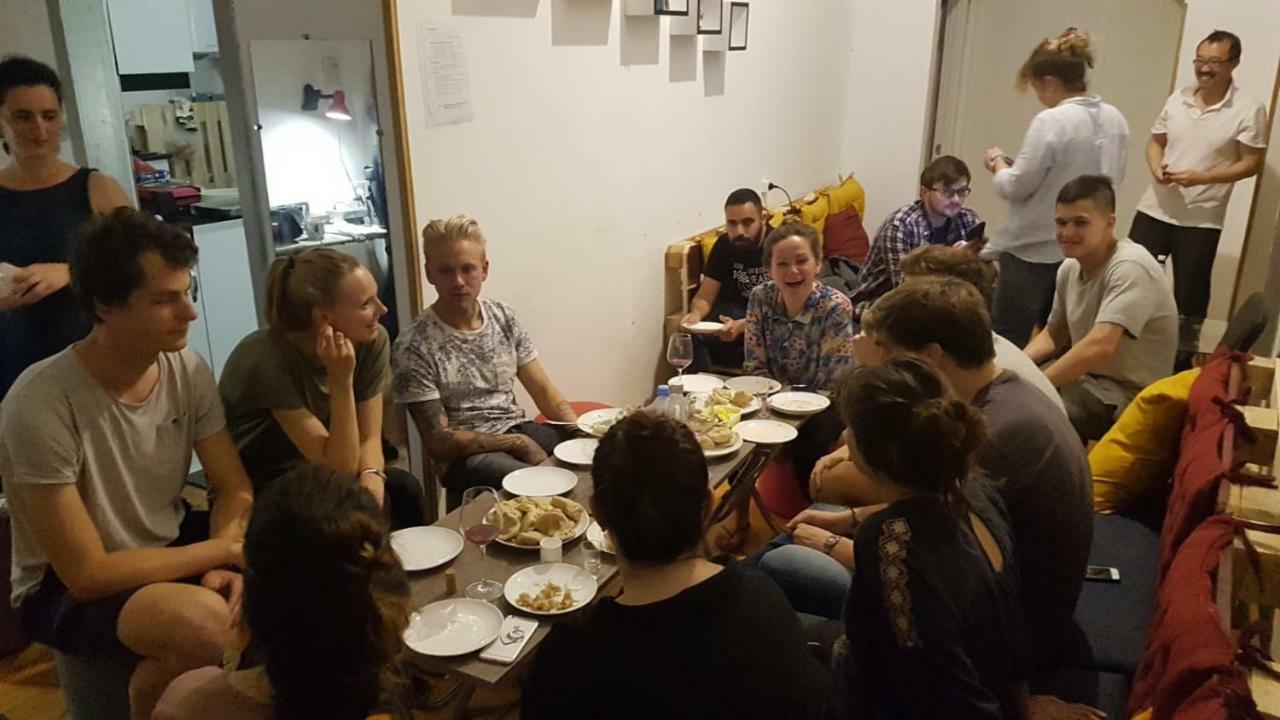 Brobro Hostel Tbilisi Ngoại thất bức ảnh