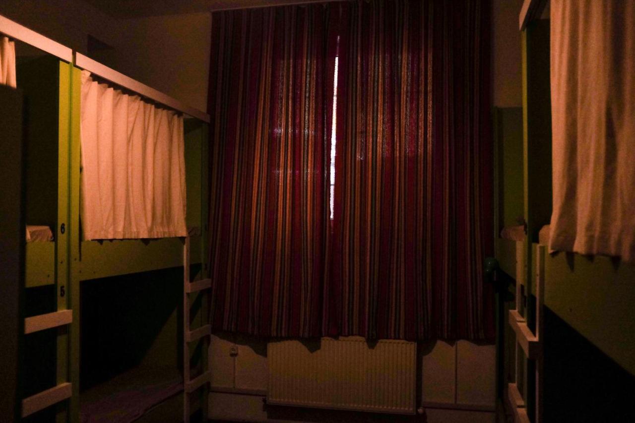 Brobro Hostel Tbilisi Ngoại thất bức ảnh